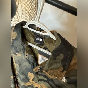 North Face Camo Long Jacket Fleece Woman’s Size Small